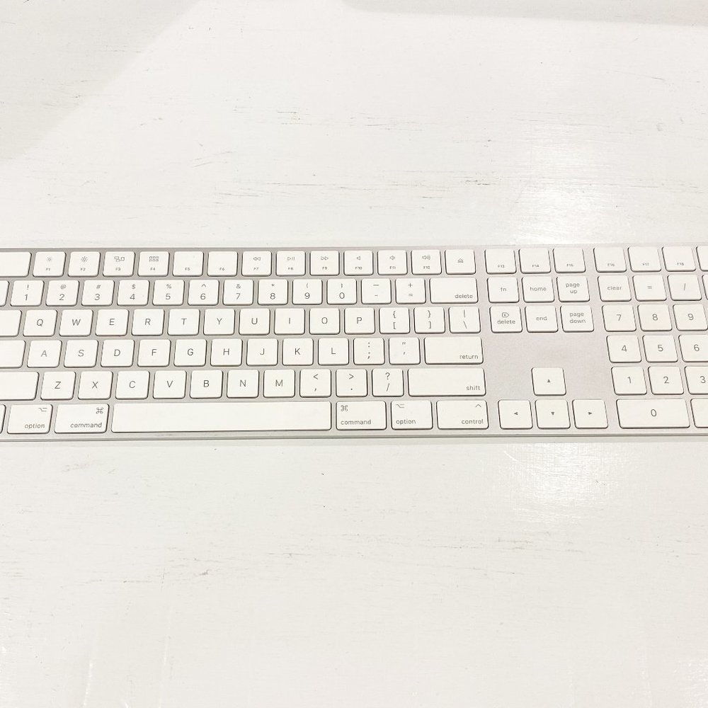 Magic Keyboard with Numeric Keypad - US English A1843